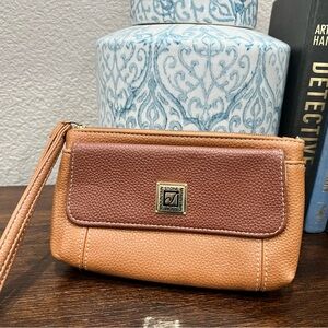 Stone Mountain Cornwall Wristlet